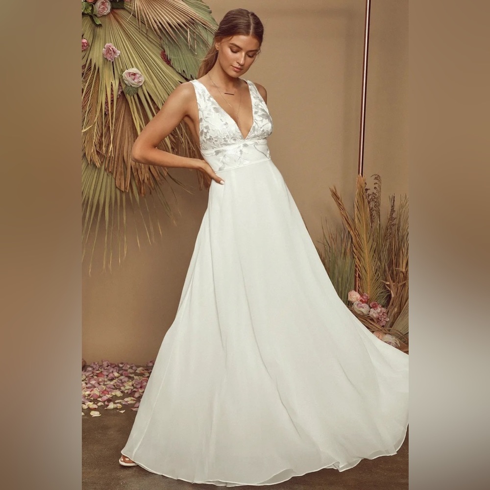 Lulu’s Carolyne White Embroidered Maxi Dress